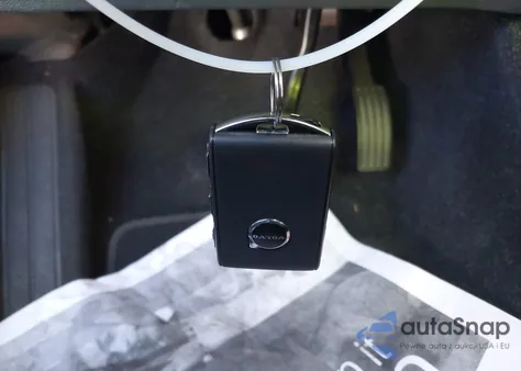 2023 Volvo C40 Recharge Pure Electric Twin Plus z USA, uszkodzony, nr VIN YV4ED3GLXP2044708